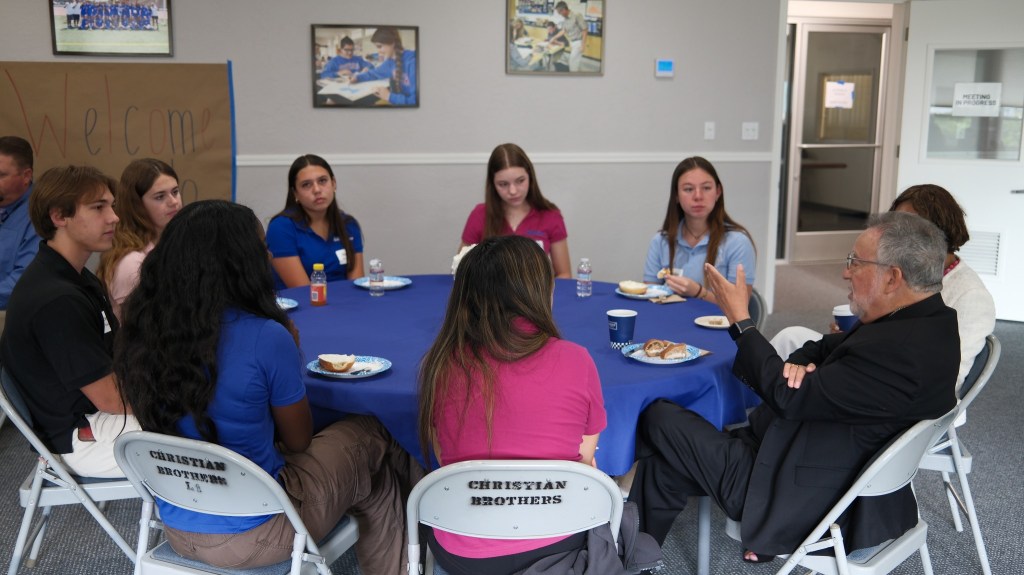 Mass Communication: Jesus ate with&nbsp;sinners